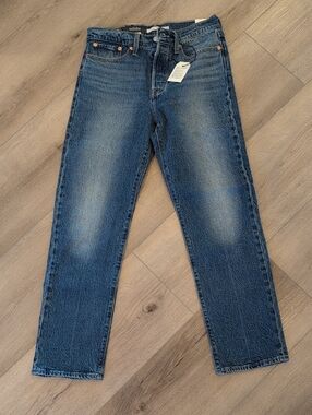 Levi's Wedgie Straight Leg Women Jeans in Outer Point